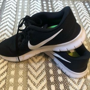 Nike free run shoes